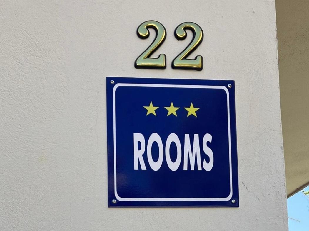 Rooms 22 - Beachfront プリモシュテン エクステリア 写真